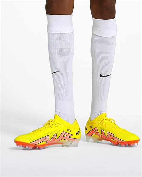 Nike Vapor 15 football boots